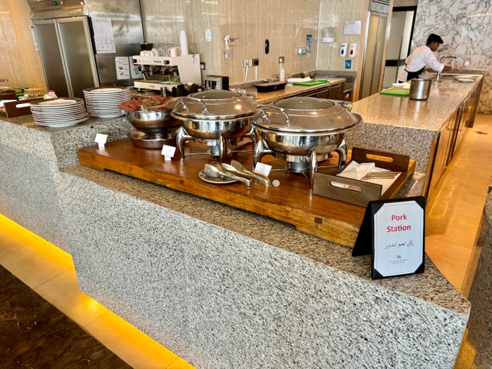 Waldorf Astoria Dubai Palm Jumeirah Mezzerie Pork Station