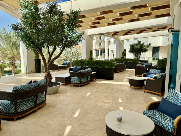 Waldorf Astoria Dubai Palm Jumeirah Peacock Alley Outdoor Seating