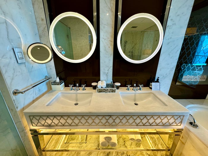 Waldorf Astoria Dubai Palm Jumeirah Vanity