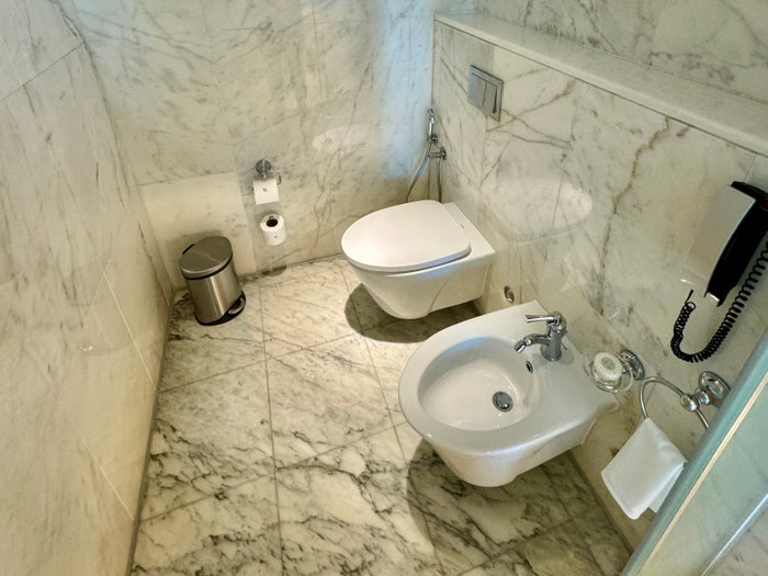 Waldorf Astoria Dubai Palm Jumeirah Water Closet