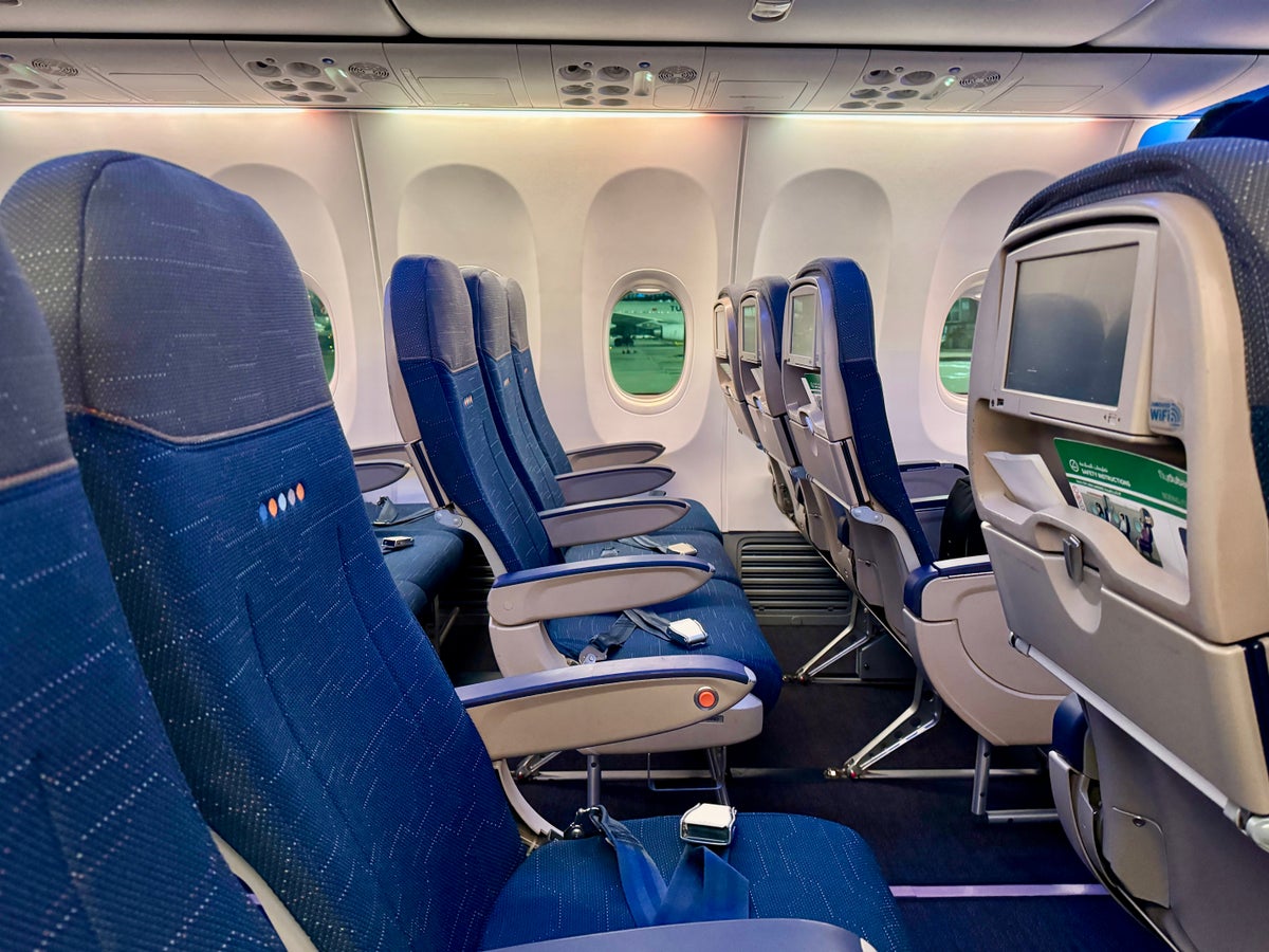 Why I Always Choose an Aisle Seat Over a Window Seat