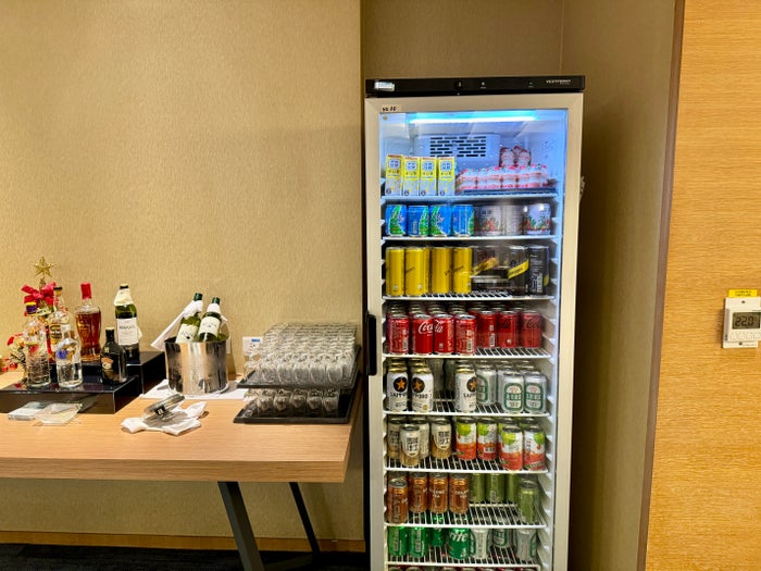 China Airlines A350 Business Class China Airlines Lounge Drinks Case China Airlines A350 Business Class China Airlines Lounge Drinks Case
