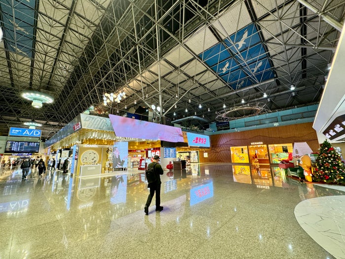 6 Ways I’m Earning More Miles This Holiday Season for 2025 Travel
