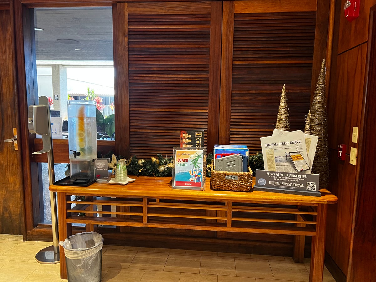 Delta Sky Club HNL Board Games and Drinks