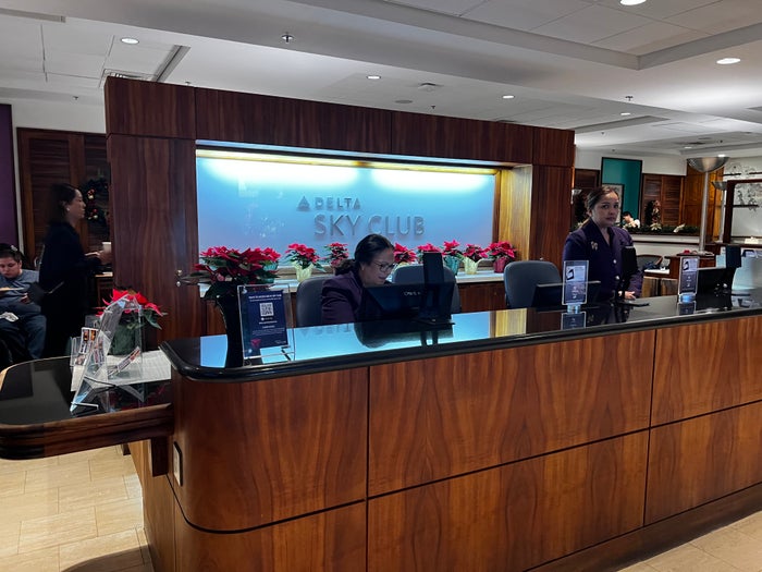Delta Sky Club HNL Check in Counter Delta Sky Club HNL Check in Counter