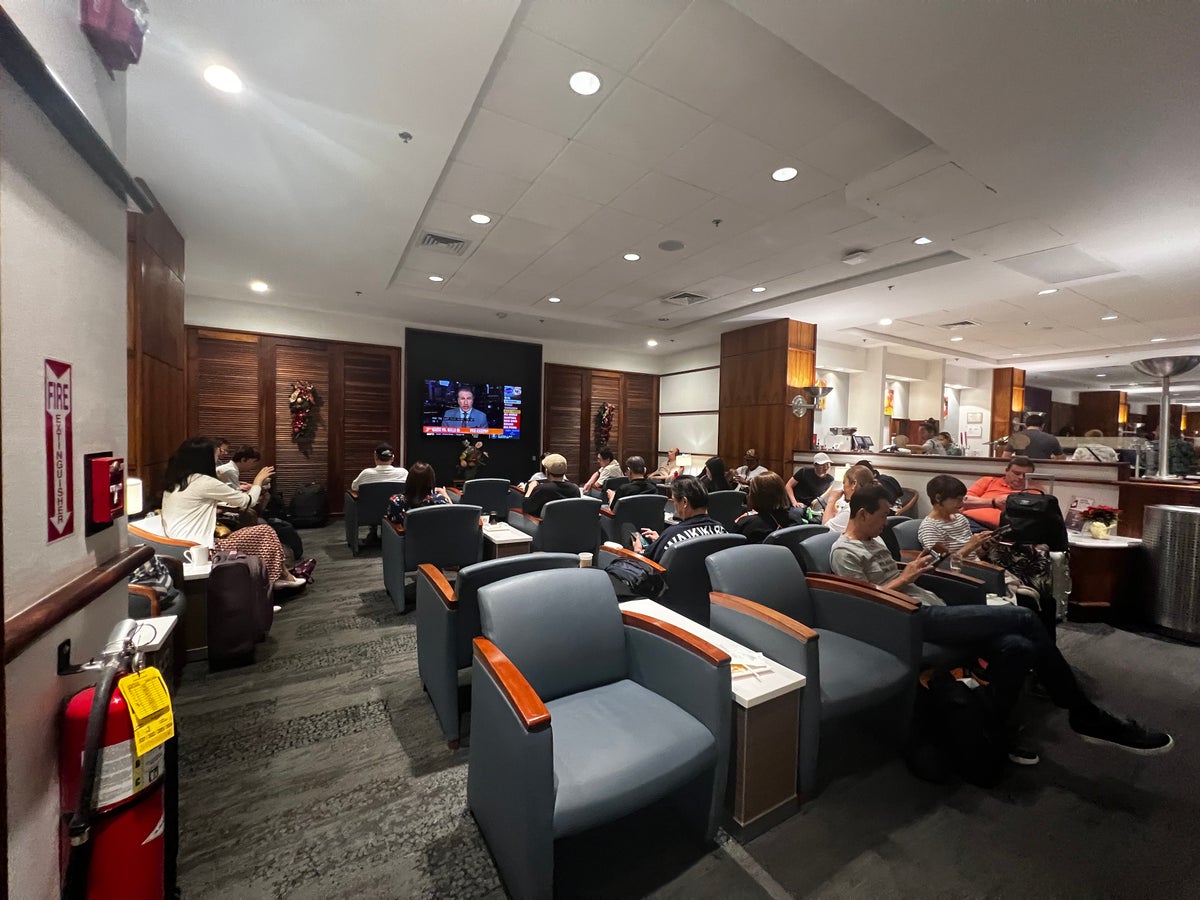 Delta Sky Club HNL More Seating Area