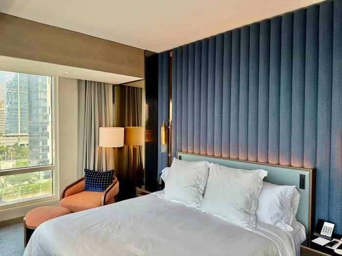 Four Seasons Mumbai Bed Detail