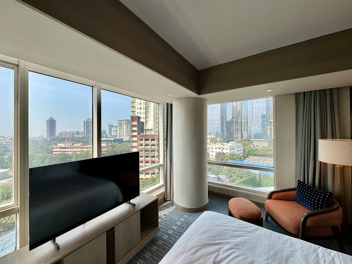 Four Seasons Hotel Mumbai in India [In-Depth Review]