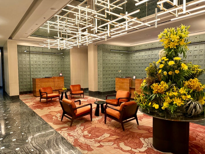 Four Seasons Mumbai Front Desks