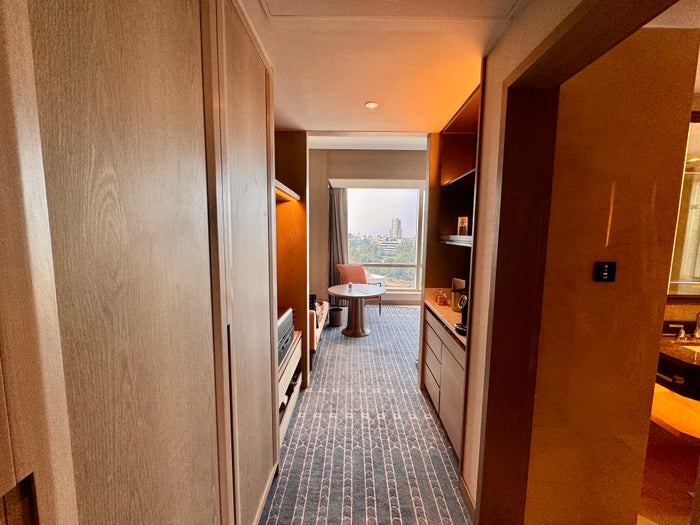 Four Seasons Mumbai Room Entryway