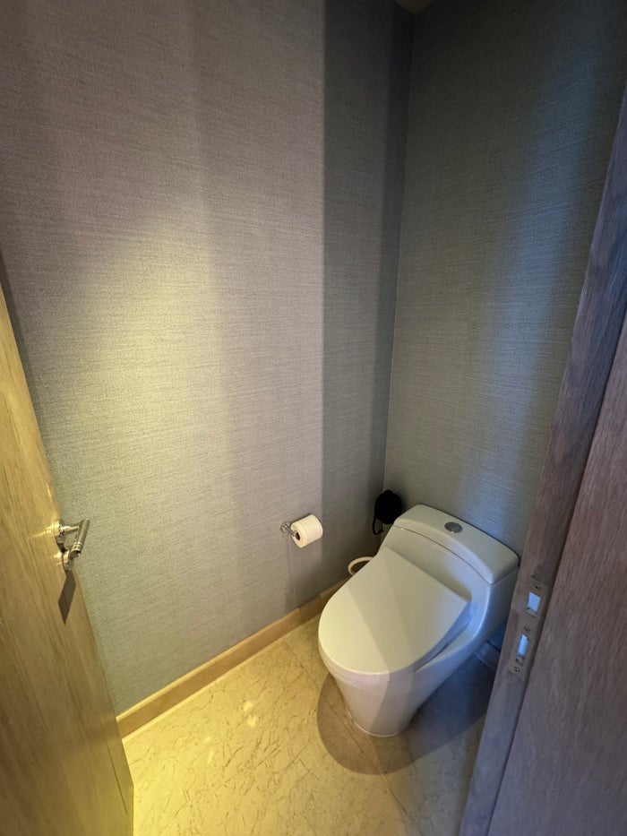 Four Seasons Mumbai Toilet