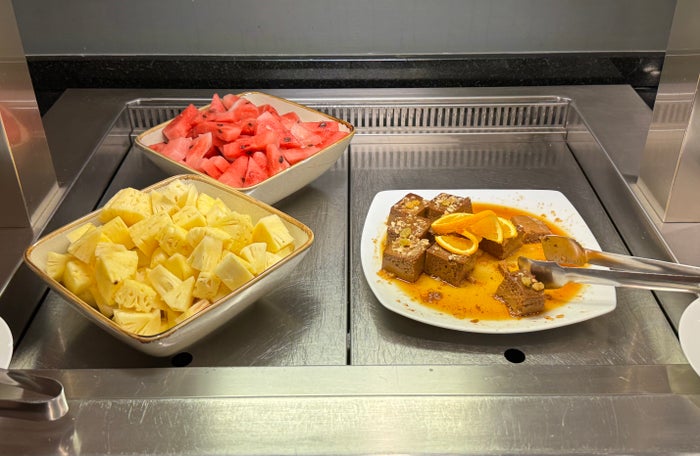 Gulf Air A321neo business class CMB Araliya Lounge FnB desserts Gulf Air A321neo business class CMB Araliya Lounge FnB desserts