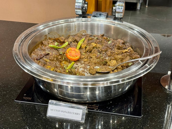 Gulf Air A321neo business class CMB Araliya Lounge FnB hot food Gulf Air A321neo business class CMB Araliya Lounge FnB hot food