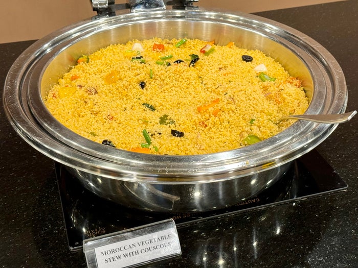 Gulf Air A321neo business class CMB Araliya Lounge FnB hot food Gulf Air A321neo business class CMB Araliya Lounge FnB hot food