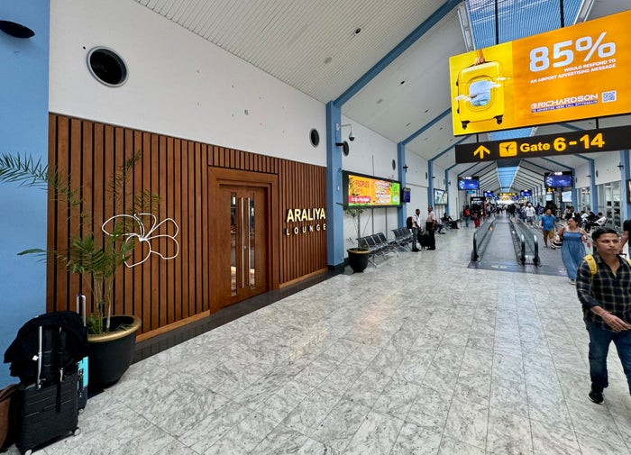 Gulf Air A321neo business class CMB Araliya Lounge entrance Gulf Air A321neo business class CMB Araliya Lounge entrance
