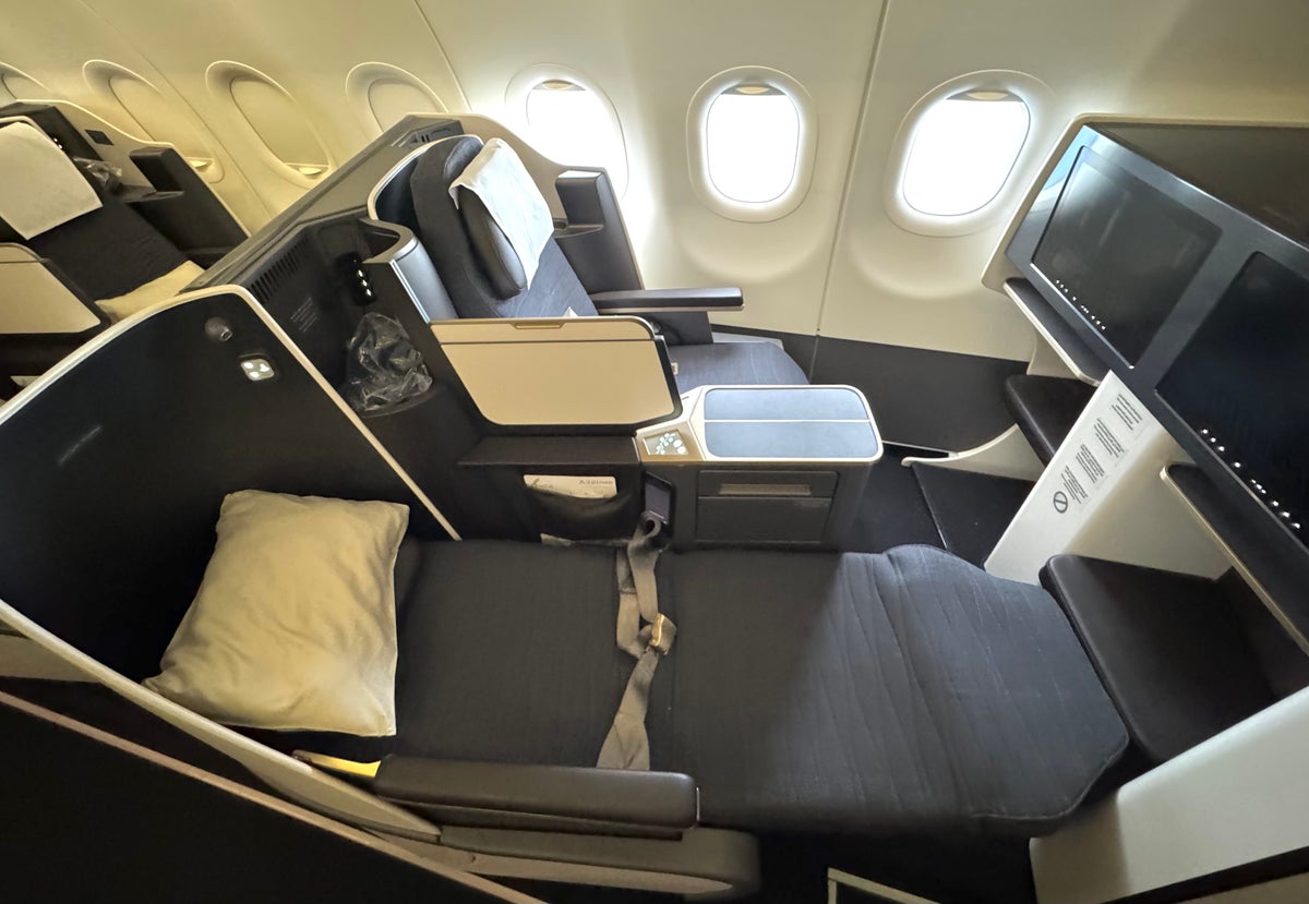 Gulf Air A321neo business class seat bed