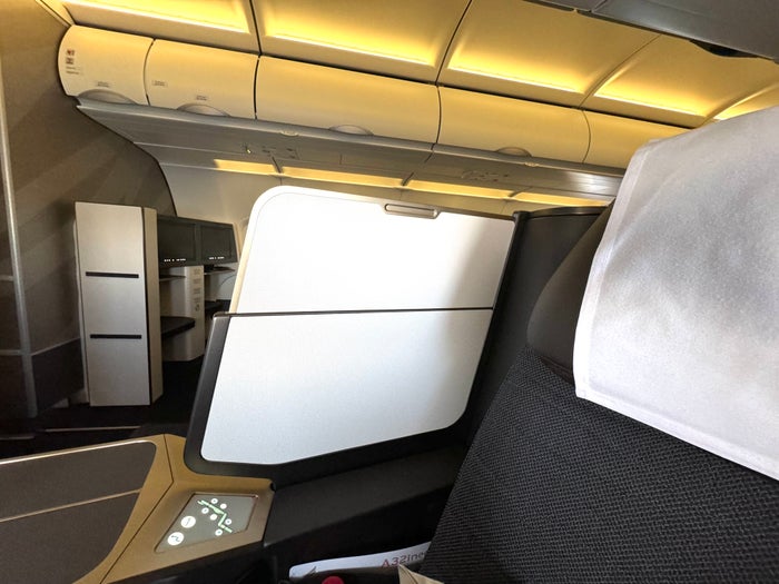 Gulf Air A321neo business class seat divider Gulf Air A321neo business class seat divider