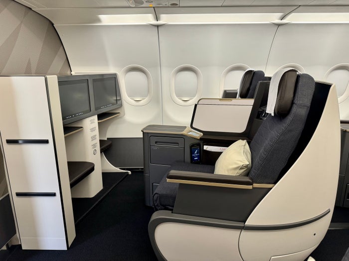 Gulf Air Airbus A321neo Business Class Review [CMB to MLE]