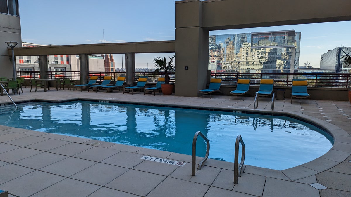 Hampton Inn Houston Downtown amenities pool