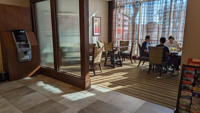 Hampton Inn Houston Downtown food and beverage breakfast seating area