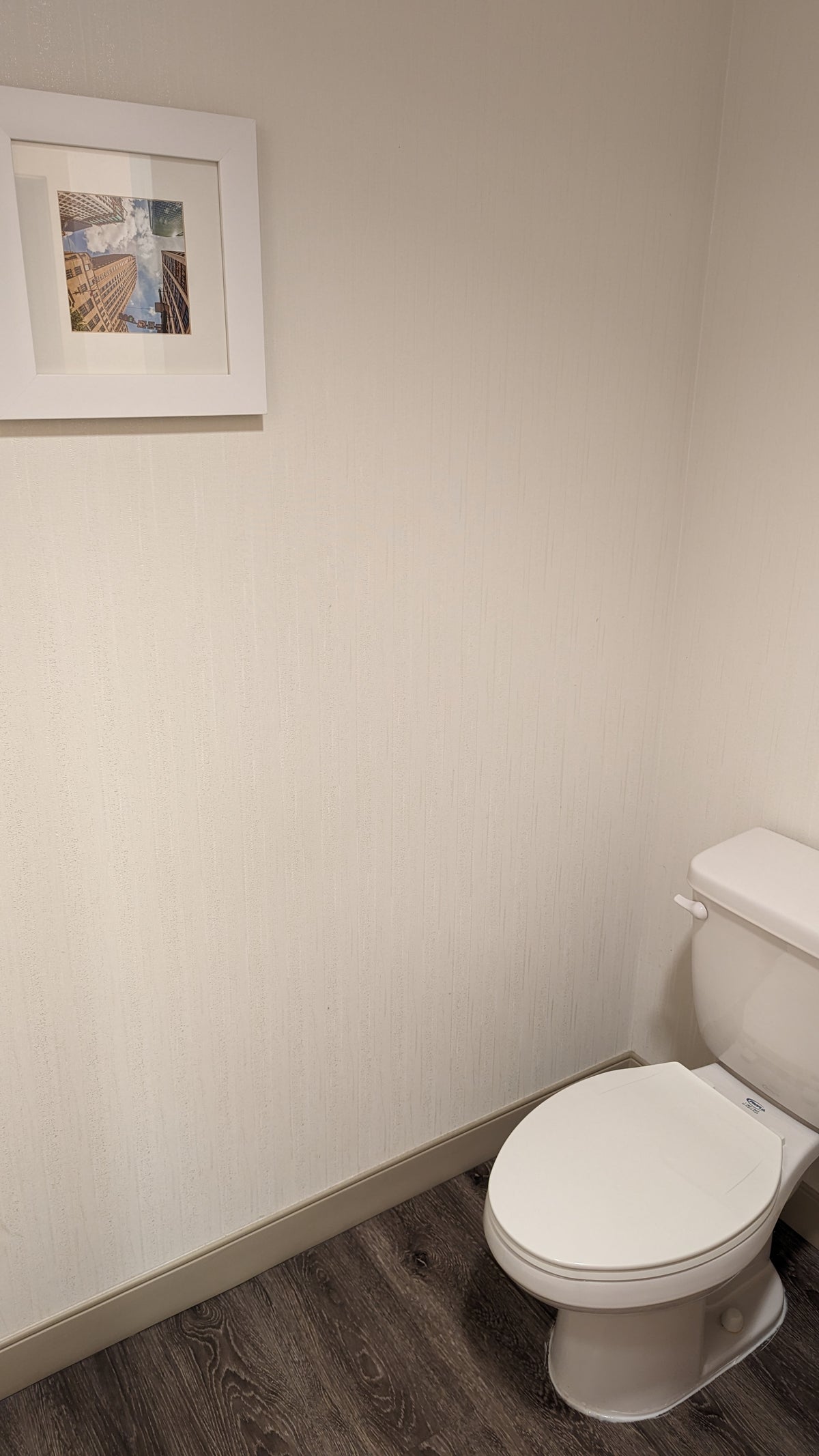 Hampton Inn Houston Downtown guestroom bathroom toilet