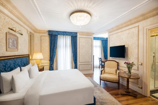 Hotel Fluela Davos guestroom