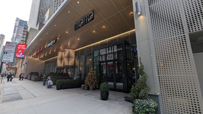 Motto by Hilton New York City Times Square [In-Depth Review]