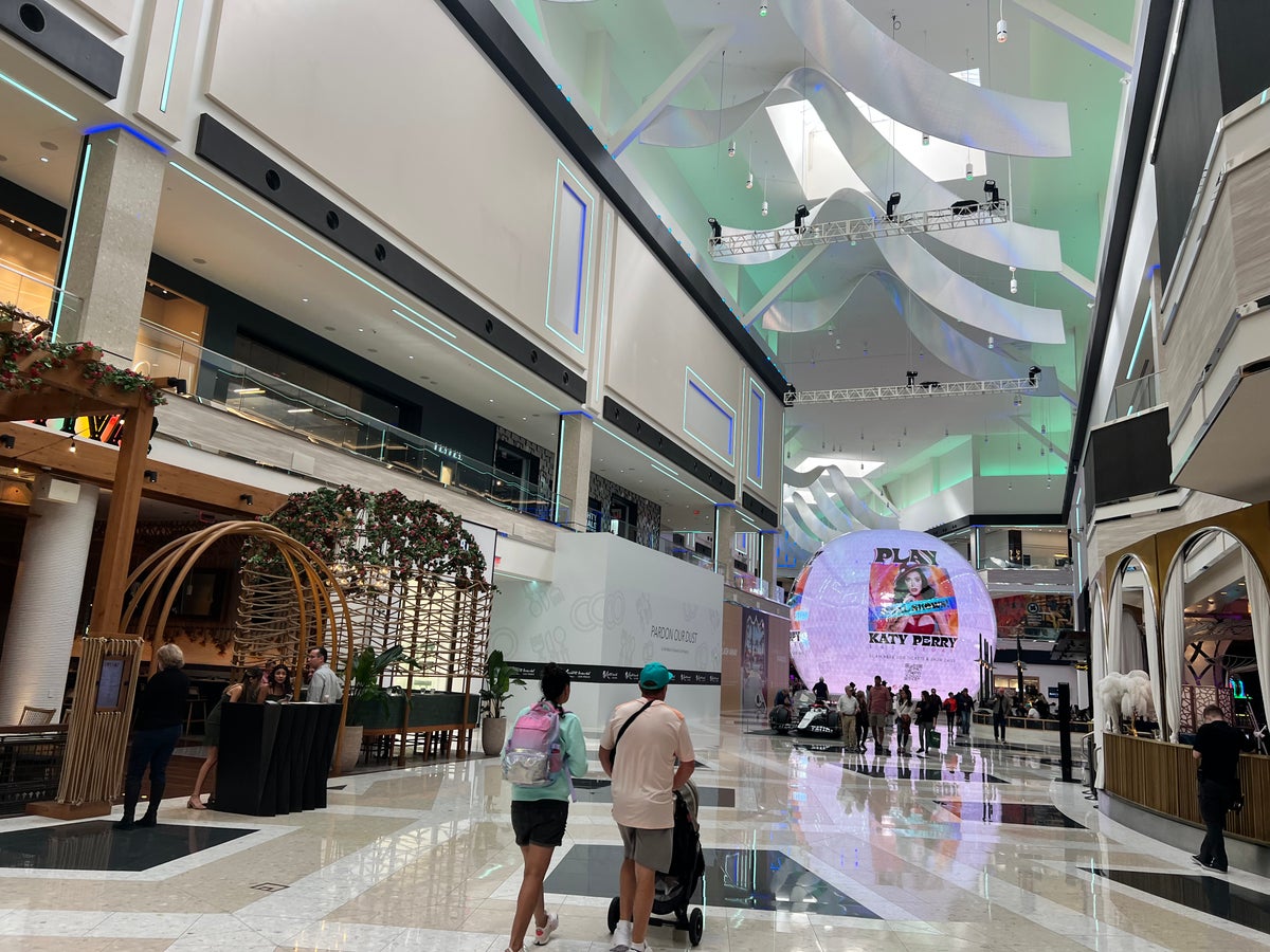 Resorts World Mall