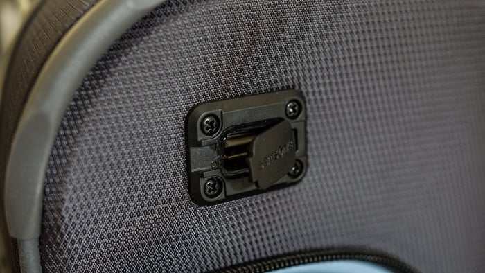 Samsonite Solyte DLX USB port Samsonite Solyte DLX USB port