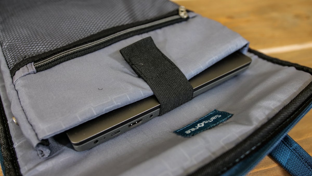 Sasonite Ascella X Softside Luggage Laptop Compartment