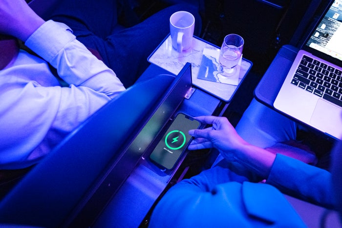 United A321neo WirelessCharging 1 United A321neo WirelessCharging 1
