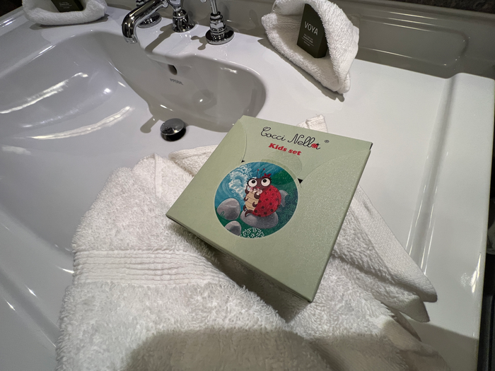 Dromoland castle kid set bathroom products Dromoland castle kid set bathroom products