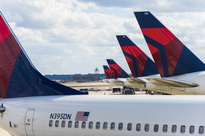 Free Browser Extension Tells You Whether to Book Flights With Cash or Points and Miles