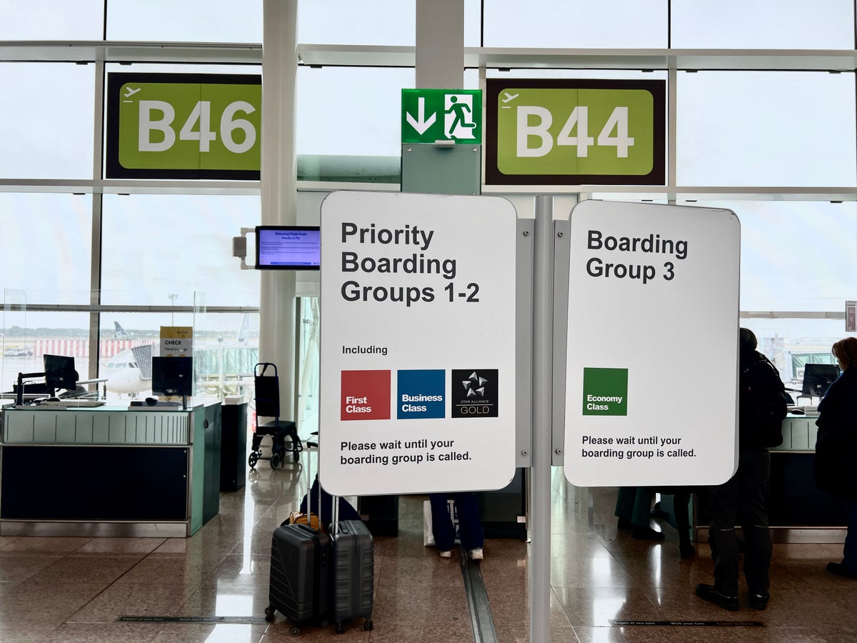 BCN gate boarding for LH