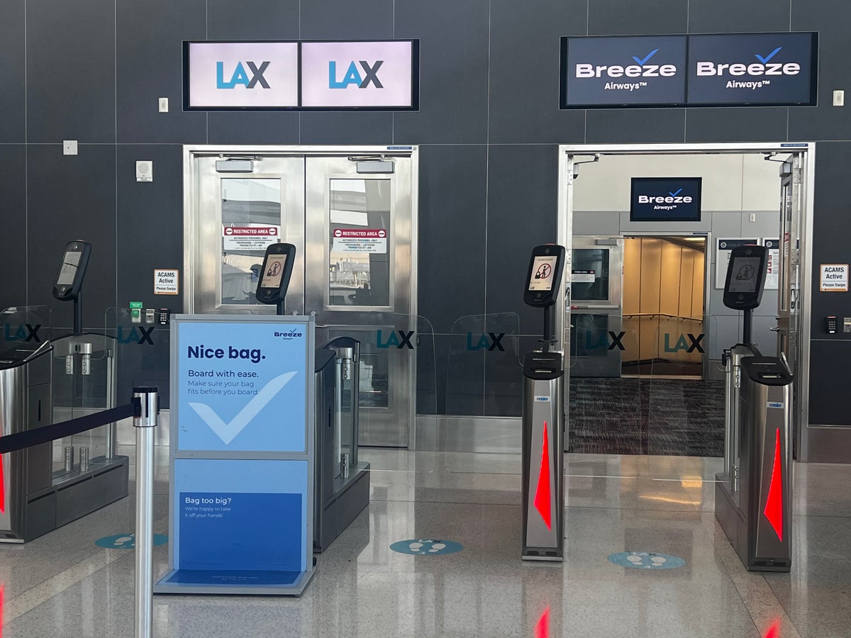 Breeze Airways Gate LAX