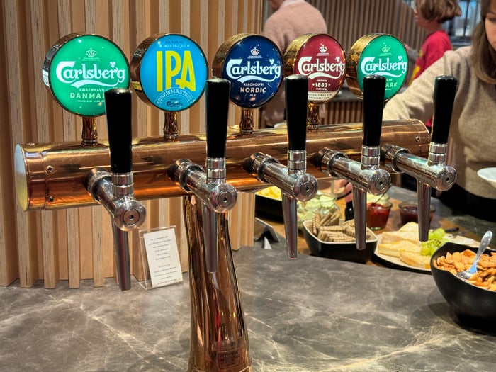 Carlsberg Aviator Lounge CPH beer taps