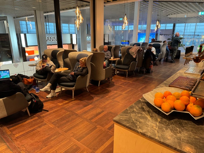 Carlsberg Aviator Lounge CPH right seating