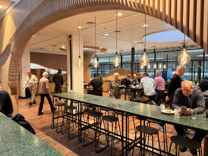 Carlsberg Aviator Lounge CPH seating and buffet Carlsberg Aviator Lounge CPH seating and buffet