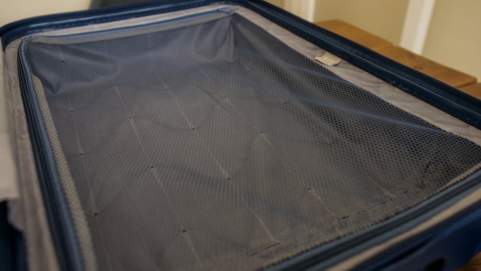 Delsey Comete 3.0 Spinner Mesh Divider Delsey Comete 3.0 Spinner Mesh Divider