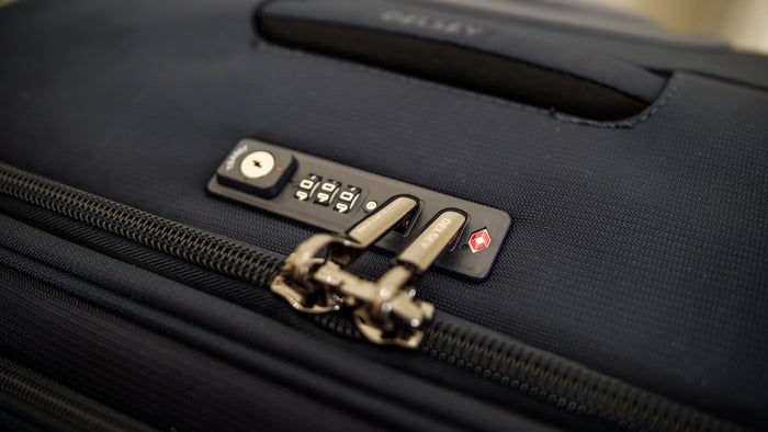 Delsey Helium DLX TSA lock