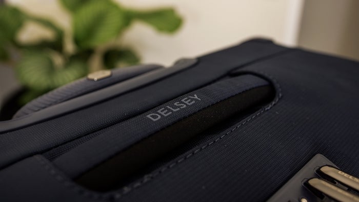 Delsey Helium DLX carry handle