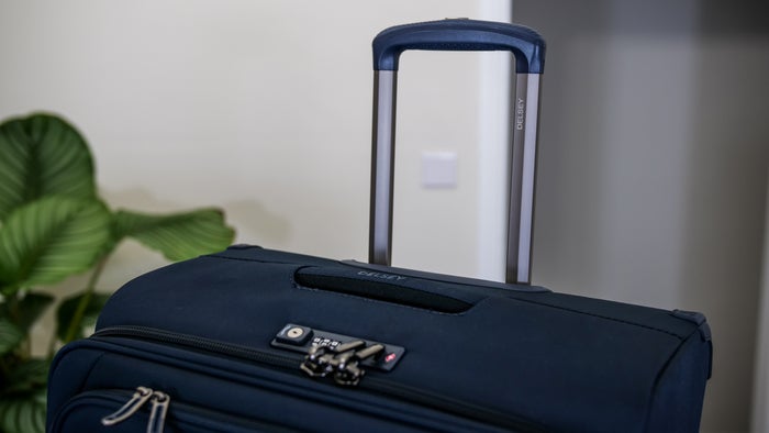 Delsey Helium DLX telescopic handle