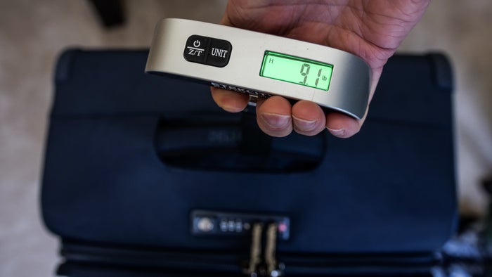Delsey Helium DLX weight