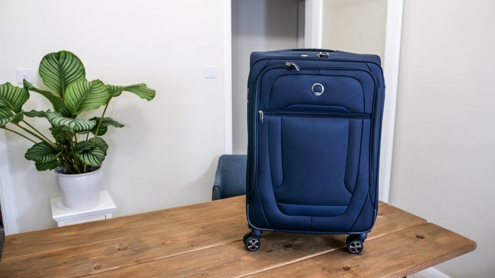 Delsey Helium DLX Softside Luggage Review – Is It Worth It? [Video]