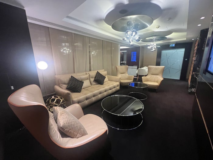 Etihad LHR Lounge Private Review