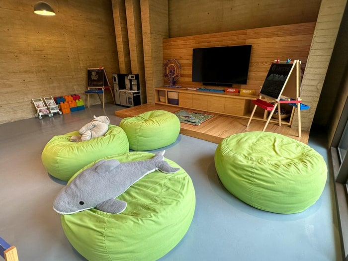 Four Seasons Tamarindo Caramelo bean bags