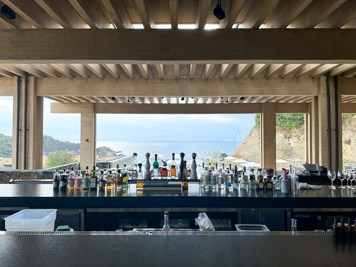 Four Seasons Tamarindo Coyul bar