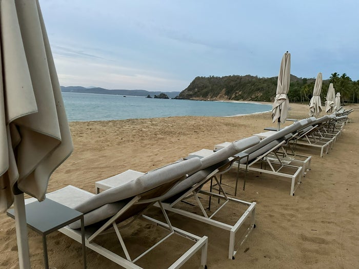 Four Seasons Tamarindo Playa Tamarindo sun loungers