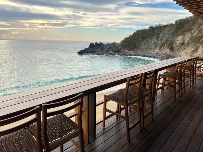 Four Seasons Tamarindo Sal high top seating
