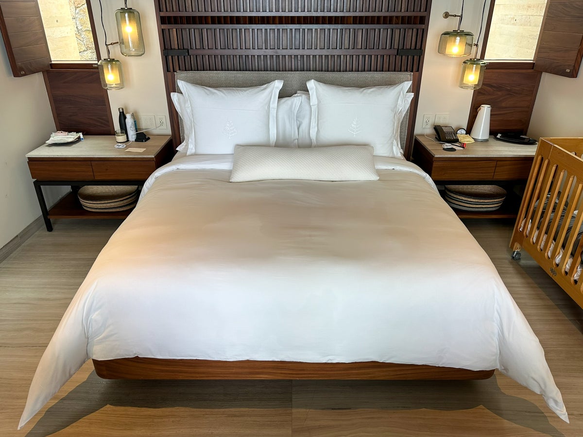 Four Seasons Tamarindo Suite bed